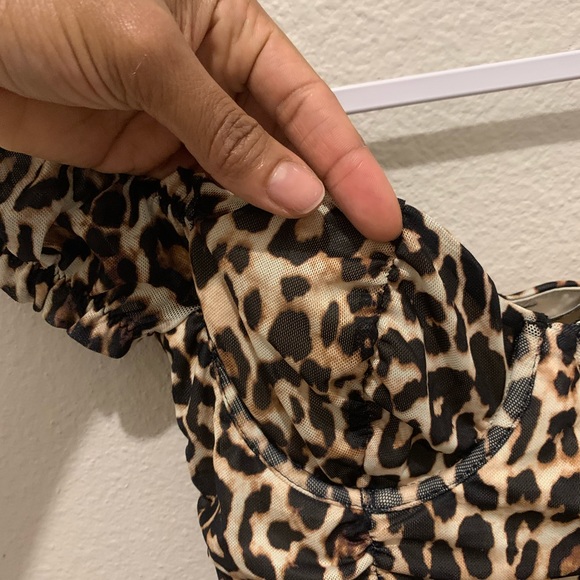 Fashion Nova Leopard Print Crop top - Picture 5 of 7